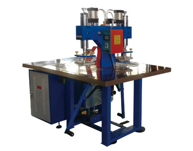 久羅雙頭氣動(dòng)踏板高頻焊接機(jī) 久羅雙頭氣動(dòng)踏板高頻焊接機(jī)