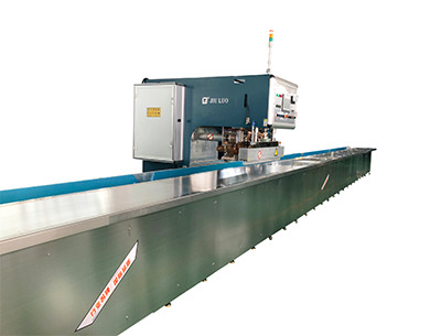 久羅移動式膜材焊接機 久羅移動式膜材焊接機